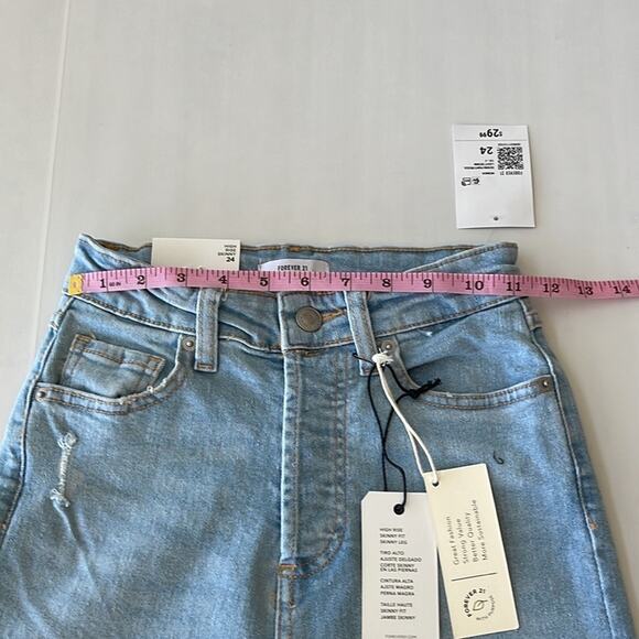 NEW Forever 21 Premium Distressed High Rise Light Denim Skinny Jeans SIZE 25 - Picture 6 of 10